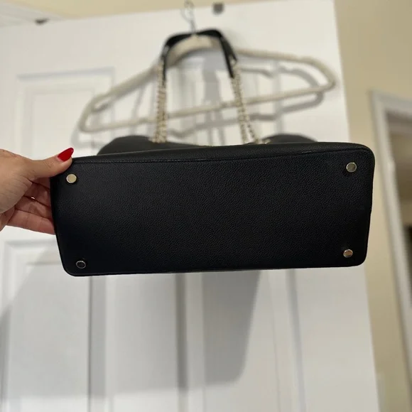 Kate Spade Black Shoulder Bag with Gold Chain - Picture 4 of 10